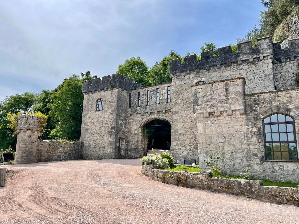 Tan-Yr-Ogo Gate Lodge, Gwrych Castle Llanddulas Extérieur photo