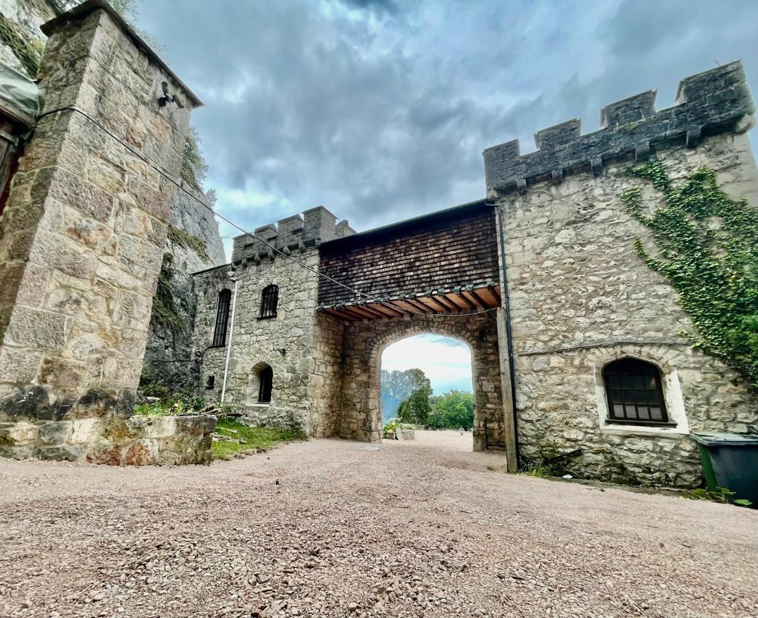 Tan-Yr-Ogo Gate Lodge, Gwrych Castle Llanddulas Extérieur photo