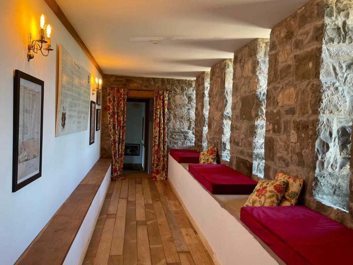 Tan-Yr-Ogo Gate Lodge, Gwrych Castle Llanddulas Extérieur photo
