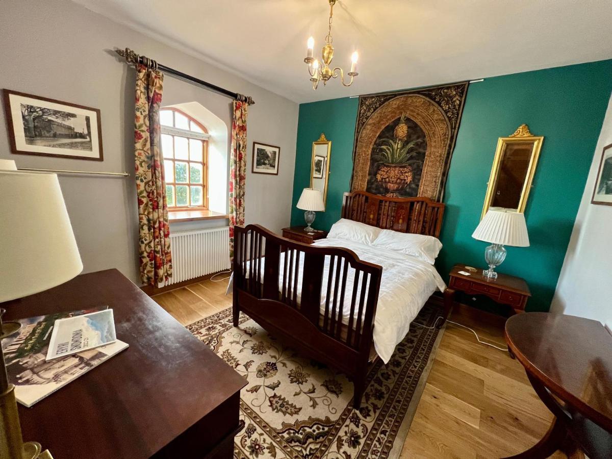 Tan-Yr-Ogo Gate Lodge, Gwrych Castle Llanddulas Extérieur photo